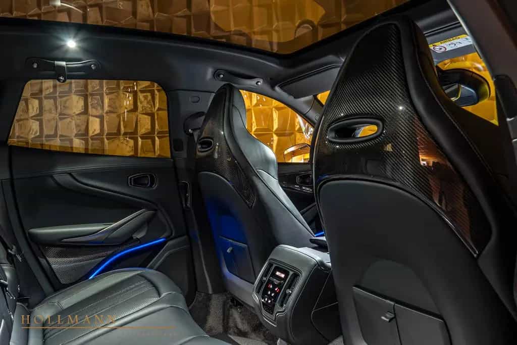 Aston Martin DBX 707 null-photo-25