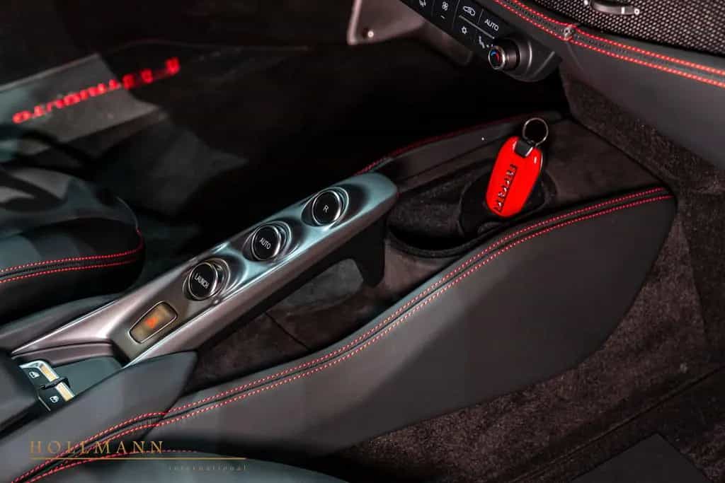 Ferrari F8 Tributo + CARBON + LIFTING + SPORT EXHAUST + 12/2021-photo-24
