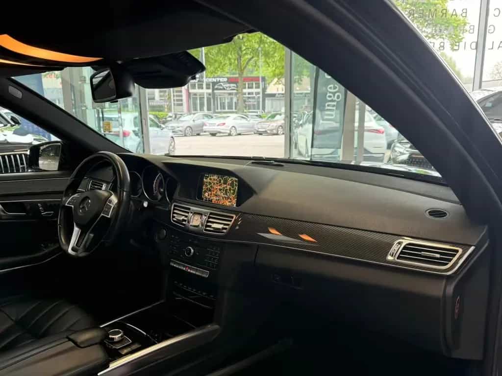 Mercedes-Benz E 250 BT T AMG+AIRM+TV+FONDENt+FAP+HARMAN+MASSAG 07/2015-photo-17