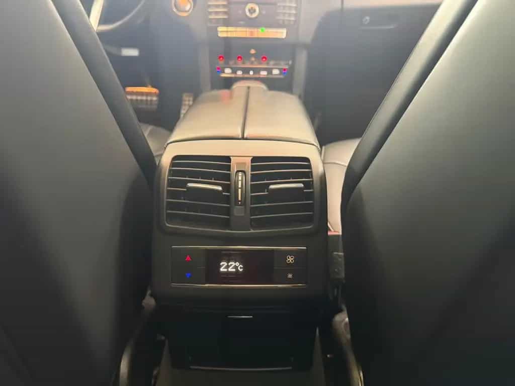 Mercedes-Benz E 250 BT T AMG+AIRM+TV+FONDENt+FAP+HARMAN+MASSAG 07/2015-photo-24