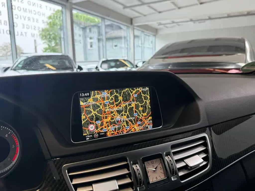 Mercedes-Benz E 250 BT T AMG+AIRM+TV+FONDENt+FAP+HARMAN+MASSAG 07/2015-photo-26