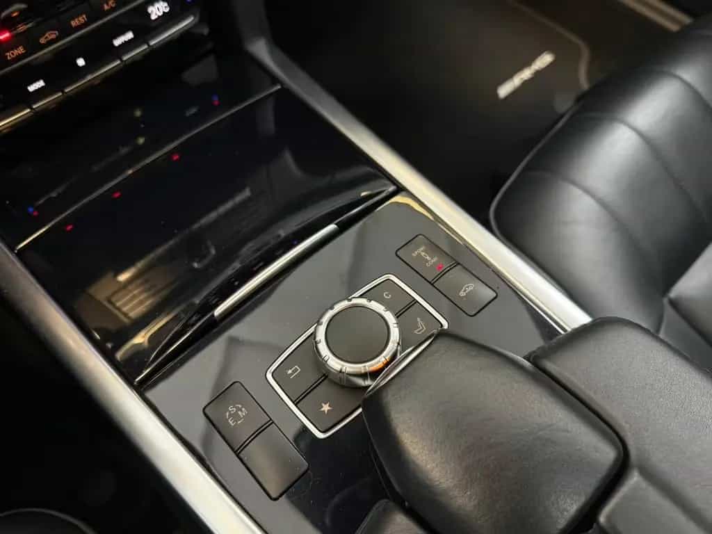 Mercedes-Benz E 250 BT T AMG+AIRM+TV+FONDENt+FAP+HARMAN+MASSAG 07/2015-photo-27