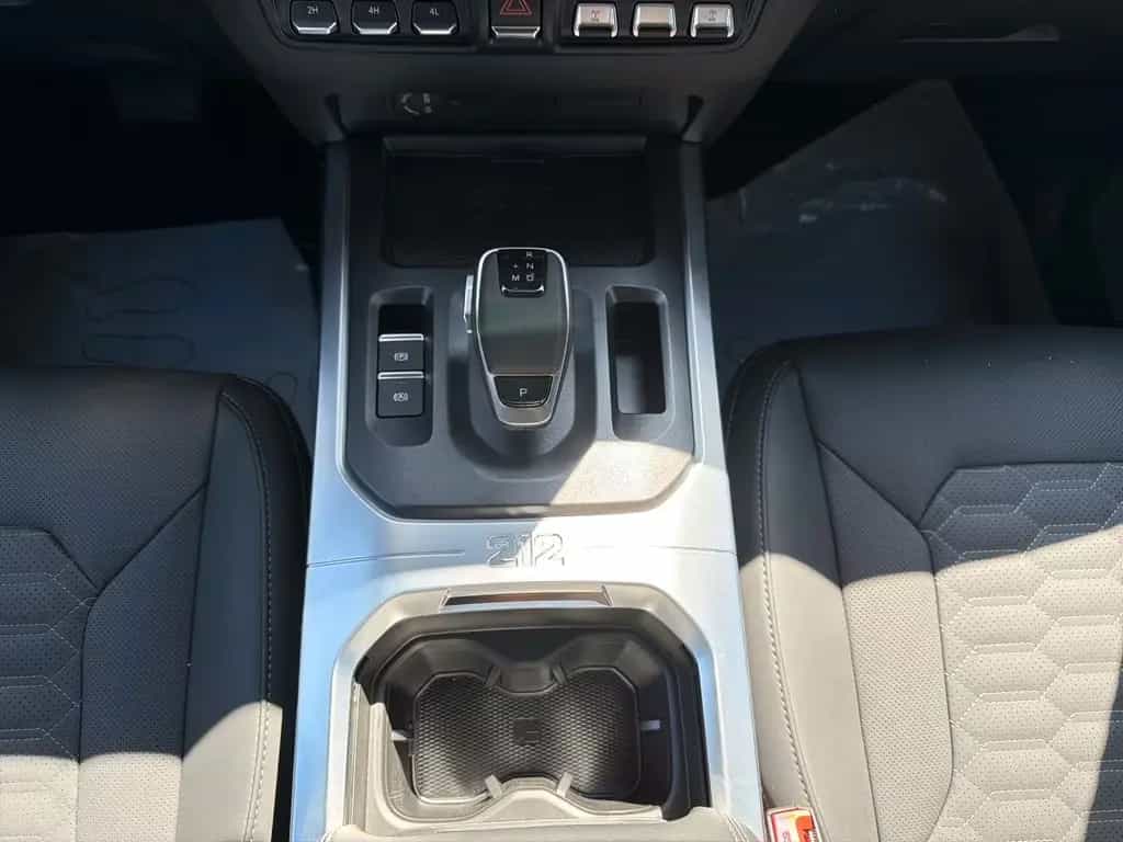 BAW 212 CarPlay SHZ 17'' LMR Keyless CarPlay null-photo-10
