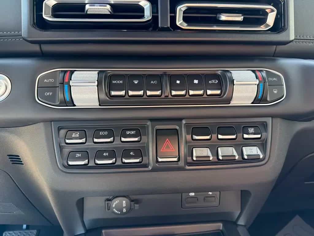 BAW 212 CarPlay SHZ 17'' LMR Keyless CarPlay null-photo-11