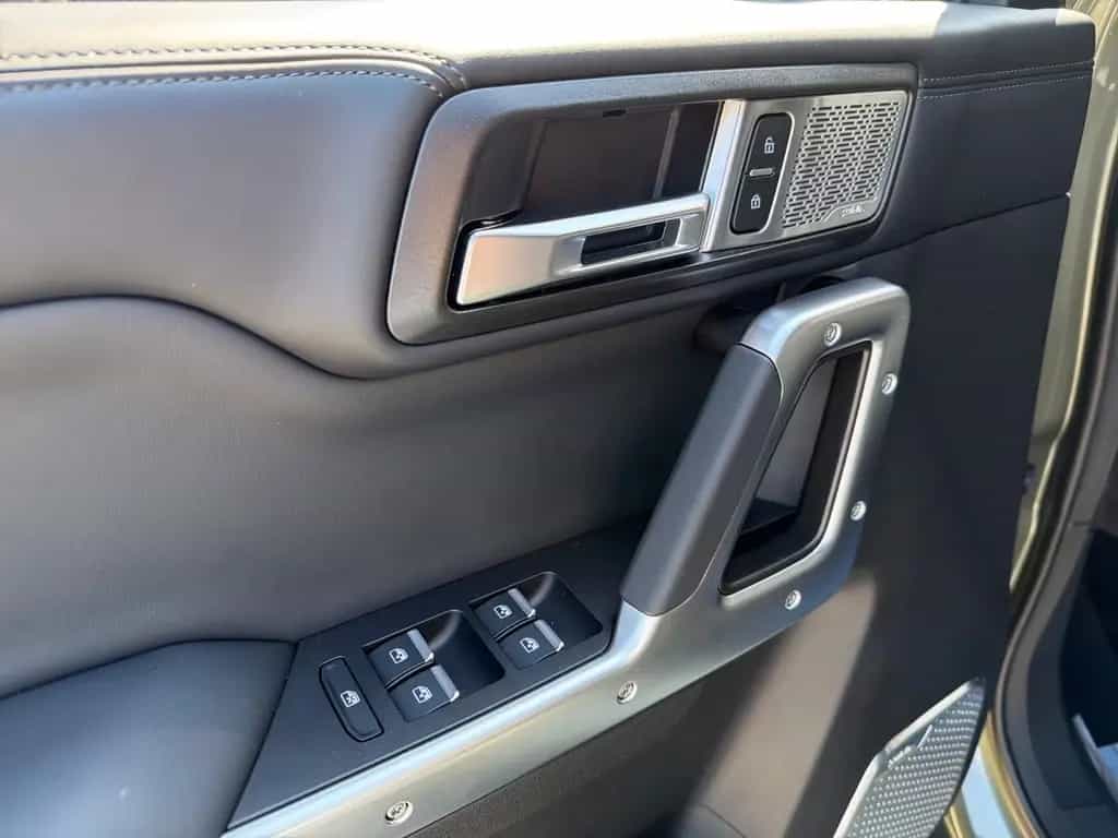 BAW 212 CarPlay SHZ 17'' LMR Keyless CarPlay null-photo-13