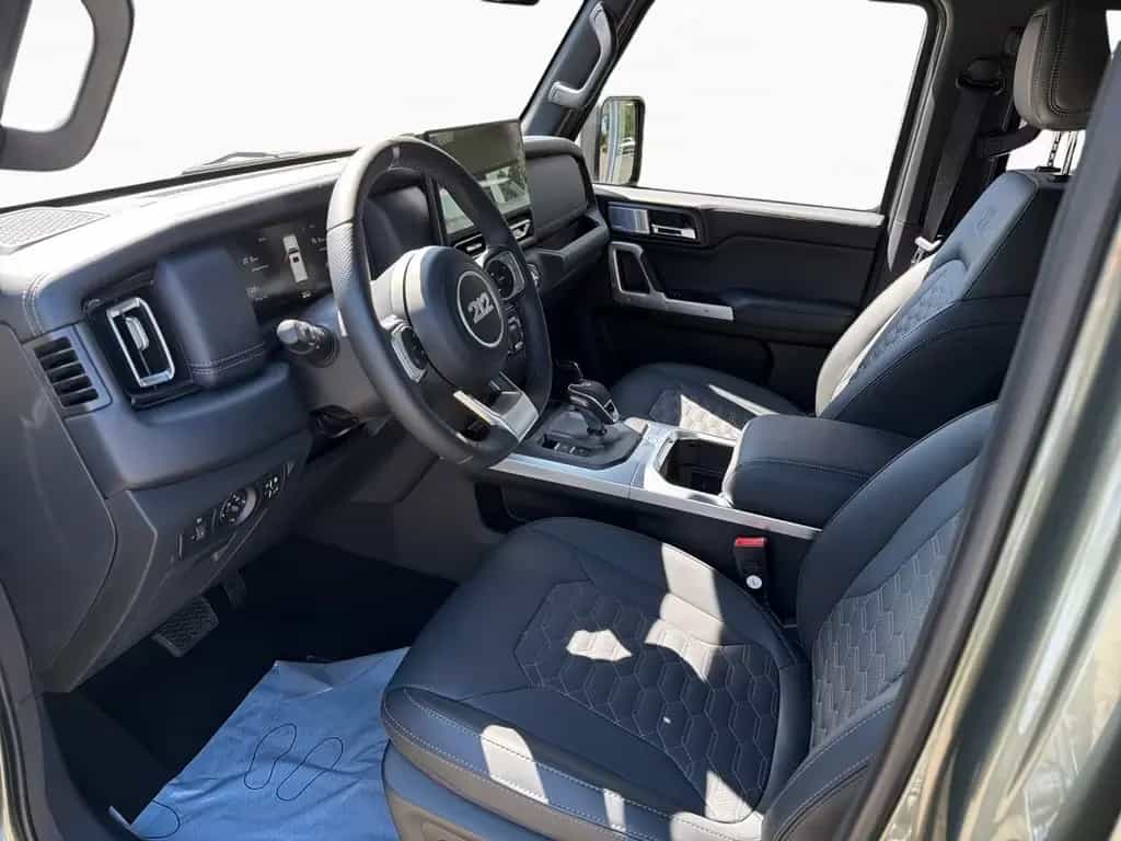 BAW 212 CarPlay SHZ 17'' LMR Keyless CarPlay null-photo-5