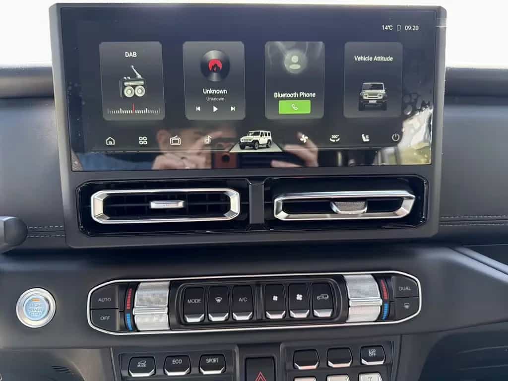 BAW 212 CarPlay SHZ 17'' LMR Keyless CarPlay null-photo-9