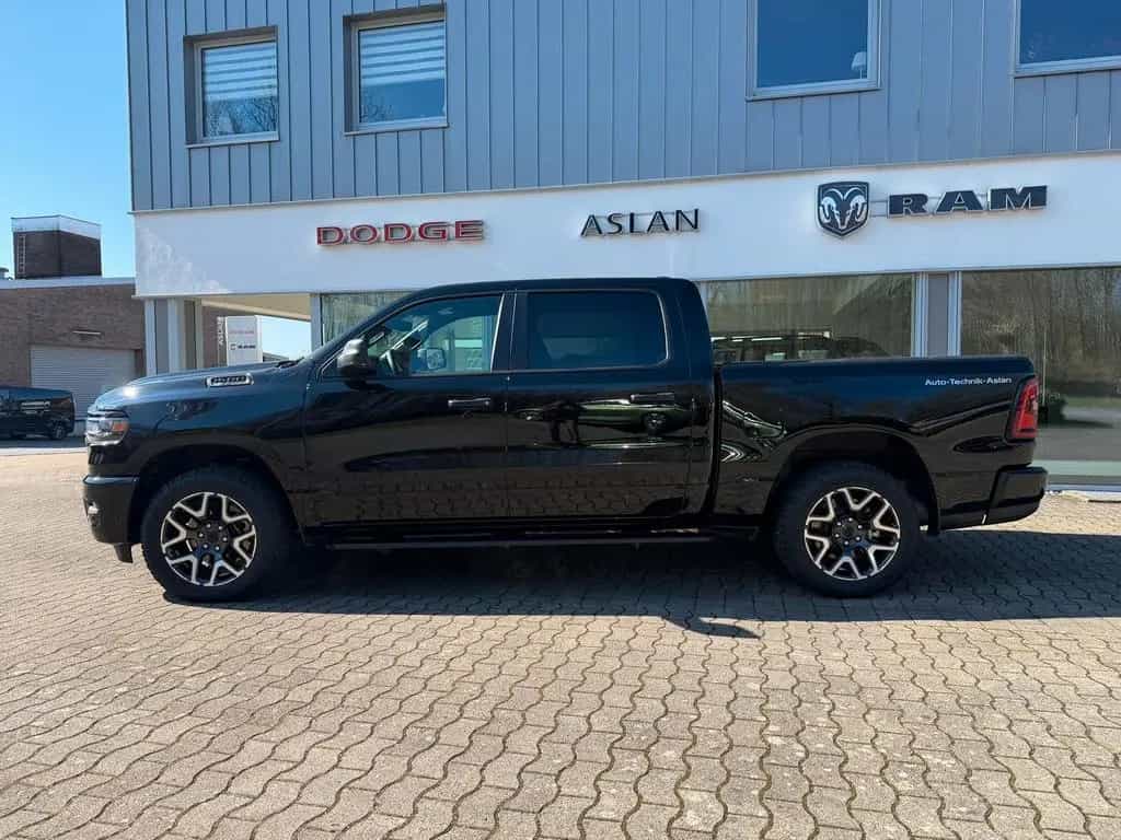 Dodge RAM NEW RAM1500  Tradesman Night LPG Carplay AHK 05/2025-photo-1