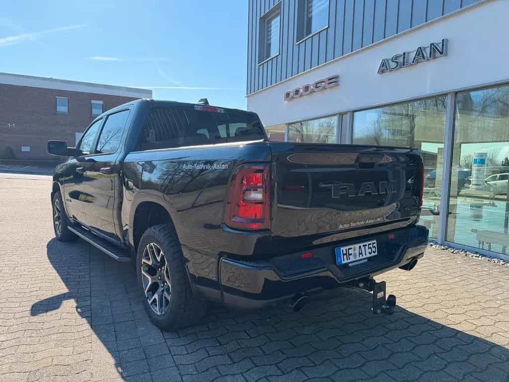 Dodge RAM NEW RAM1500  Tradesman Night LPG Carplay AHK 05/2025-photo-2