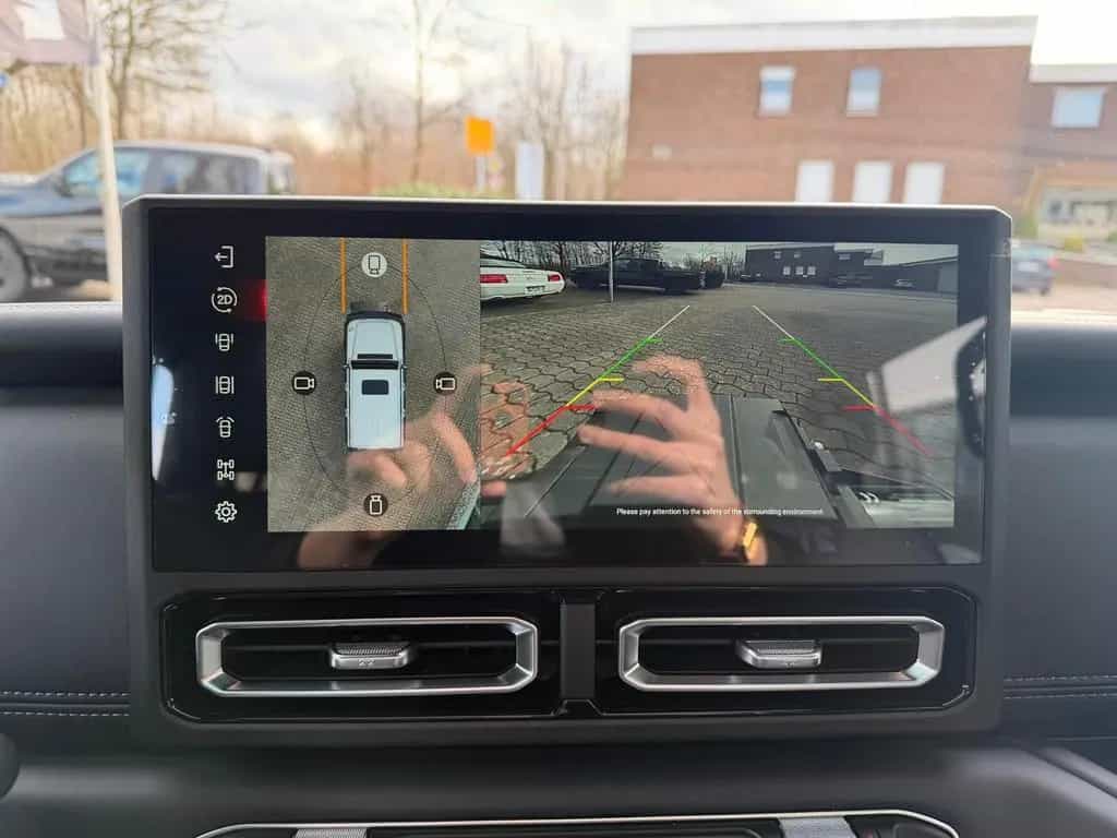 BAW 212 CarPlay SHZ 17'' LMR Keyless CarPlay null-photo-10