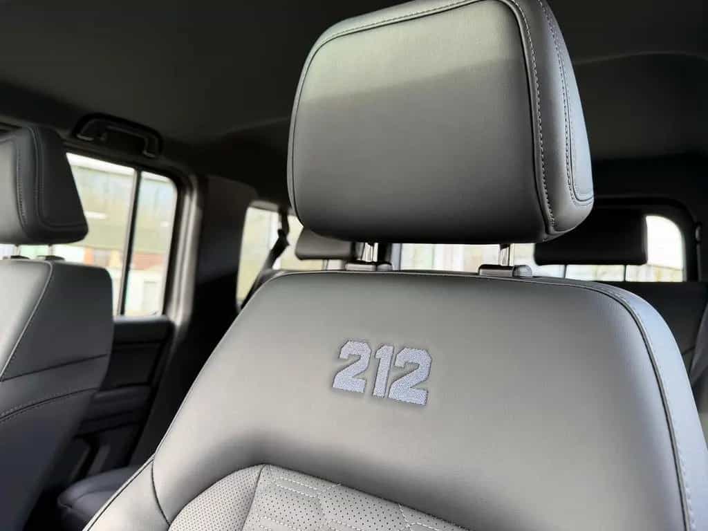 BAW 212 CarPlay SHZ 17'' LMR Keyless CarPlay null-photo-7
