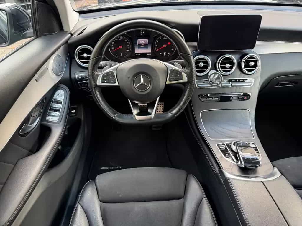 Mercedes-Benz GLC 300 4M*AMG*PANORAMA*BURM*LED*PDC*KAM 12/2018-photo-19