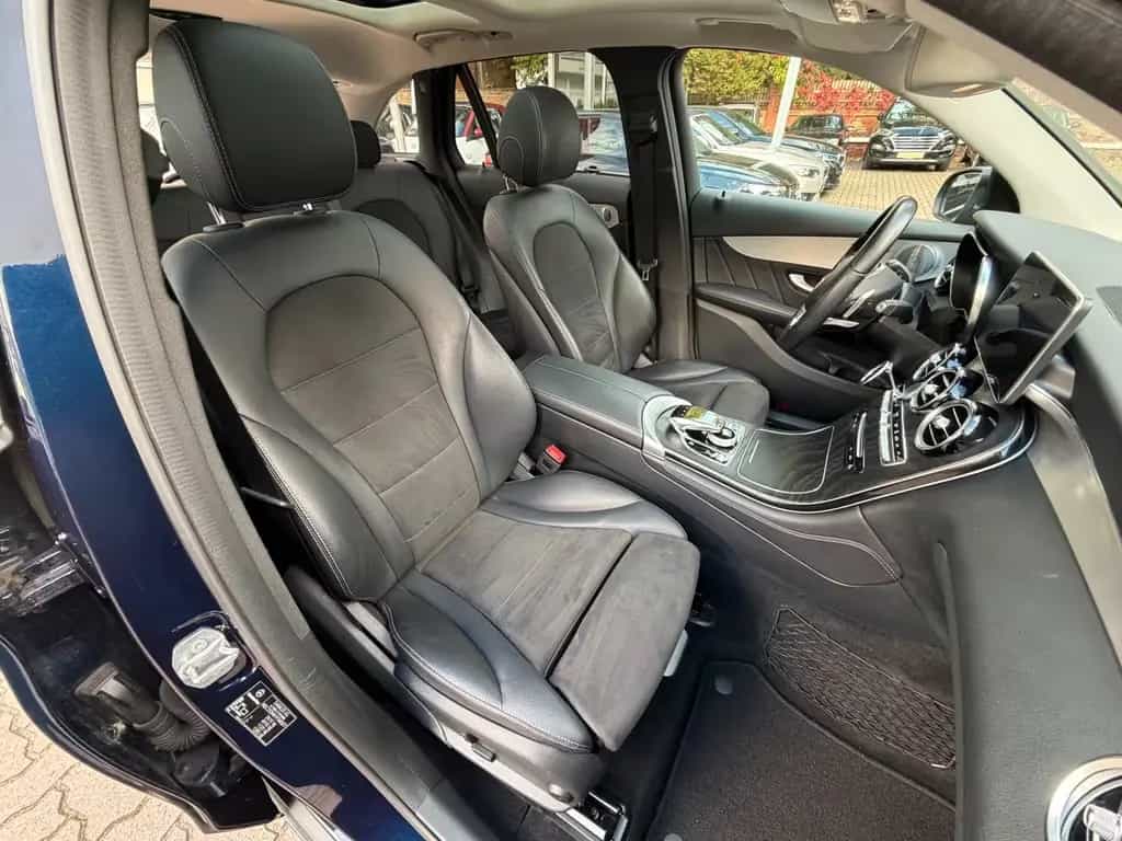 Mercedes-Benz GLC 300 4M*AMG*PANORAMA*BURM*LED*PDC*KAM 12/2018-photo-26
