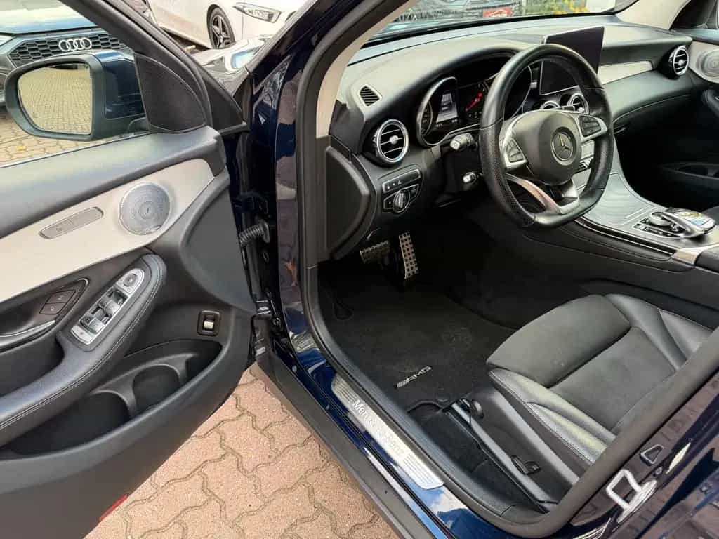 Mercedes-Benz GLC 300 4M*AMG*PANORAMA*BURM*LED*PDC*KAM 12/2018-photo-3