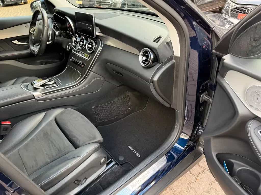 Mercedes-Benz GLC 300 4M*AMG*PANORAMA*BURM*LED*PDC*KAM 12/2018-photo-4