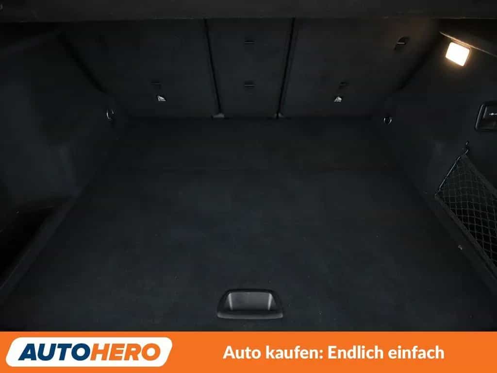 BMW X1 xDrive 20i xLine Aut.*NAVI*TEMPO*CAM*PDC*SHZ* 04/2017-photo-17
