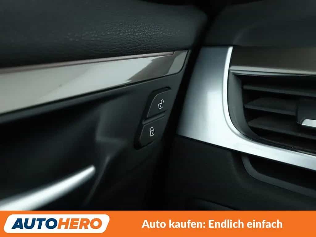 BMW X1 xDrive 20i xLine Aut.*NAVI*TEMPO*CAM*PDC*SHZ* 04/2017-photo-29