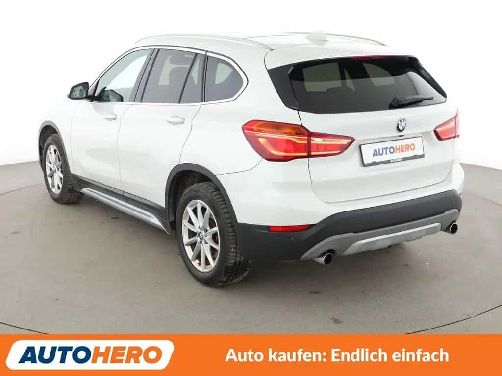 BMW X1 xDrive 20i xLine Aut.*NAVI*TEMPO*CAM*PDC*SHZ* 04/2017-photo-3