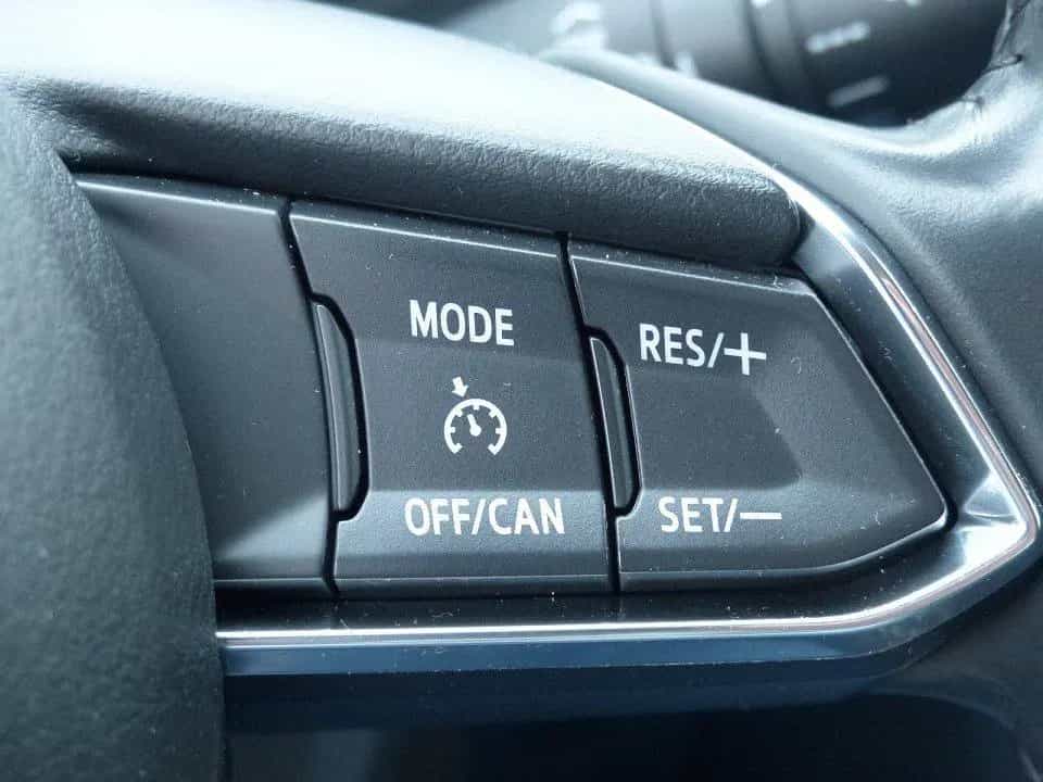 Mazda 3 SKYACTIV-G 120PS Sondermodell SIGNATURE + CarP 12/2018-photo-12
