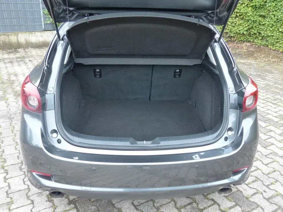 Mazda 3 SKYACTIV-G 120PS Sondermodell SIGNATURE + CarP 12/2018-photo-6