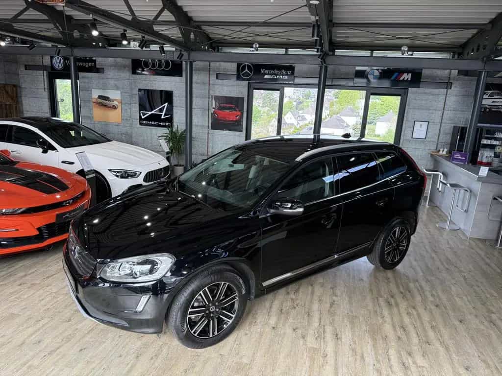 Volvo XC60 Summum 2WD*KAMERA*NAVI*LEDER* 09/2017-photo-1