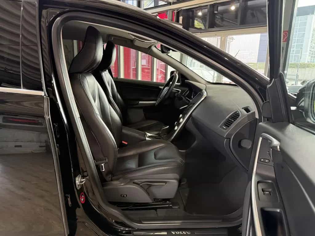 Volvo XC60 Summum 2WD*KAMERA*NAVI*LEDER* 09/2017-photo-14