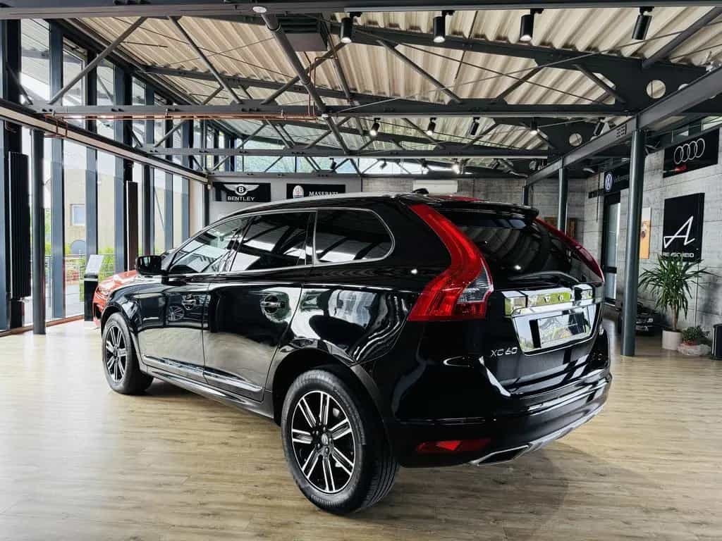 Volvo XC60 Summum 2WD*KAMERA*NAVI*LEDER* 09/2017-photo-3
