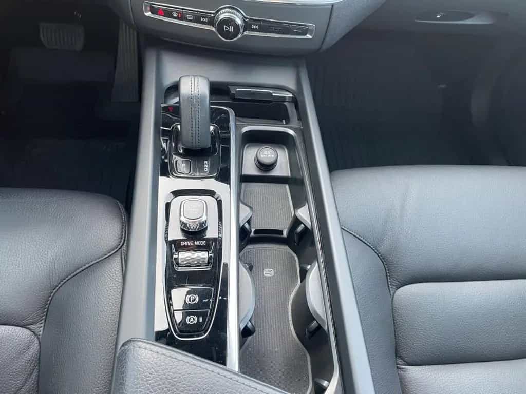 Volvo XC60 B4 AWD Momentum LED KAMERA 19LM H&K 10/2019-photo-18