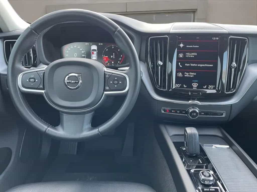Volvo XC60 B4 AWD Momentum LED KAMERA 19LM H&K 10/2019-photo-7