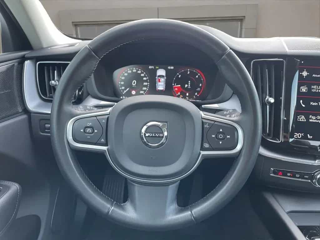 Volvo XC60 B4 AWD Momentum LED KAMERA 19LM H&K 10/2019-photo-8