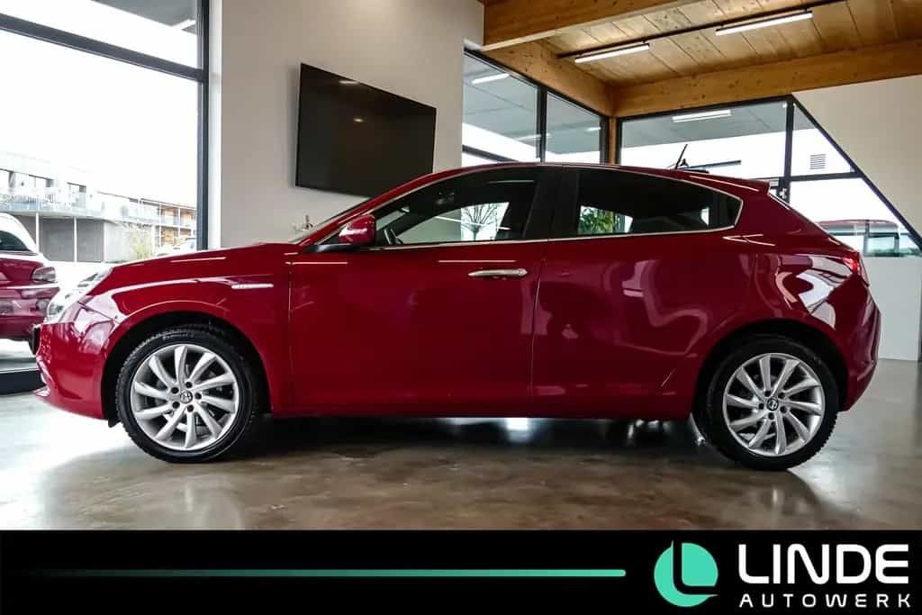 Alfa Romeo Giulietta Super |NAVI|XENON|SCHIEBEDACH|17ALU 12/2018-photo-2