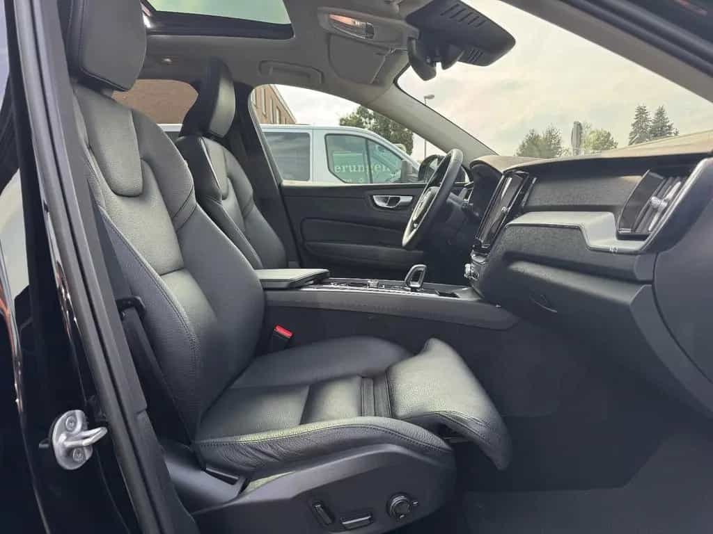 Volvo XC60 B4 D Plus Dark Pano LED RFK BLIS Standheizu 12/2022-photo-34