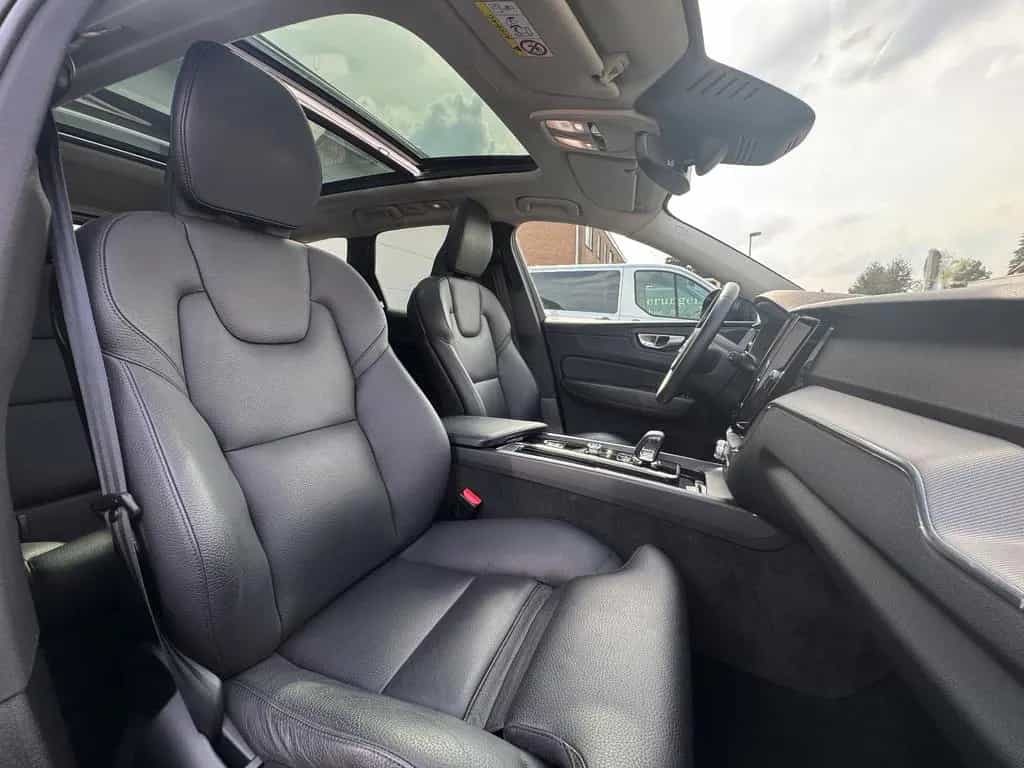 Volvo XC60 B4 D Plus Dark Pano LED RFK BLIS Standheizu 12/2022-photo-35