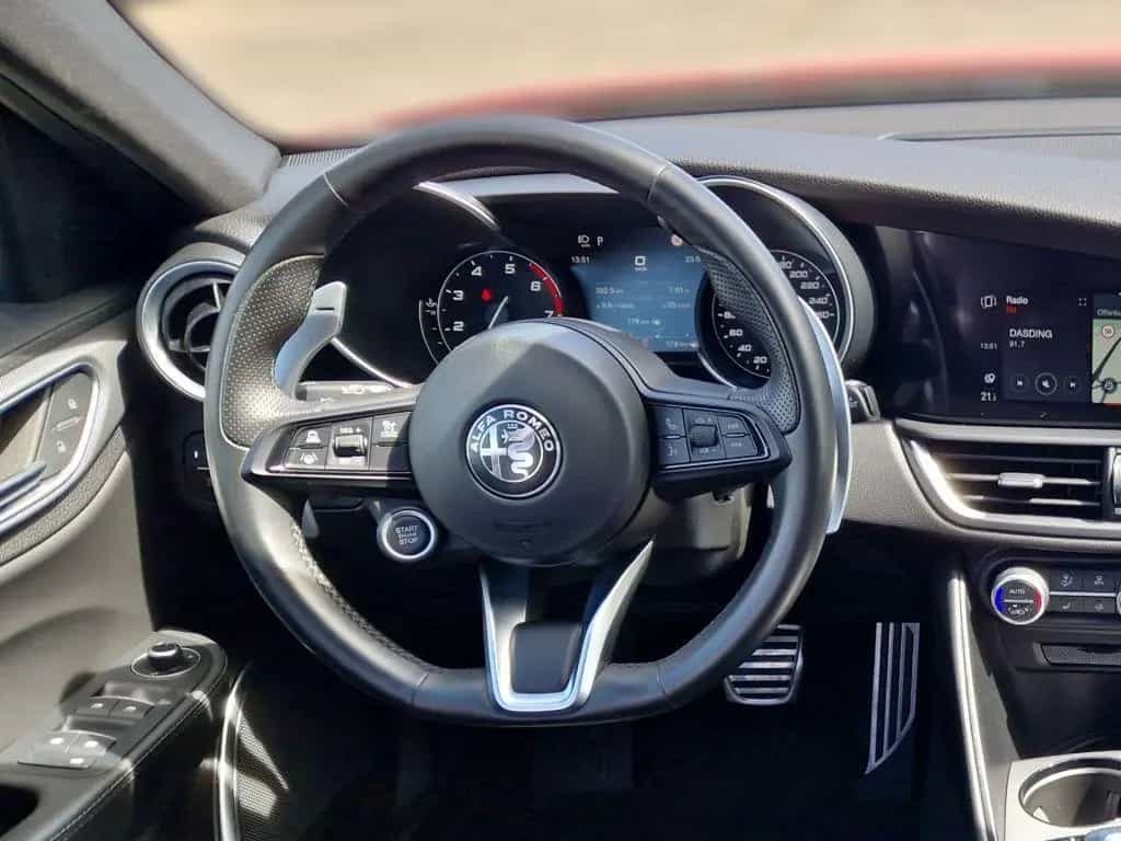 Alfa Romeo Giulia 2.0 Turbo 16V AT8-Q4 Veloce 10/2022-photo-11