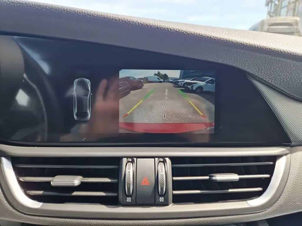 Alfa Romeo Giulia 2.0 Turbo 16V AT8-Q4 Veloce 10/2022-photo-12