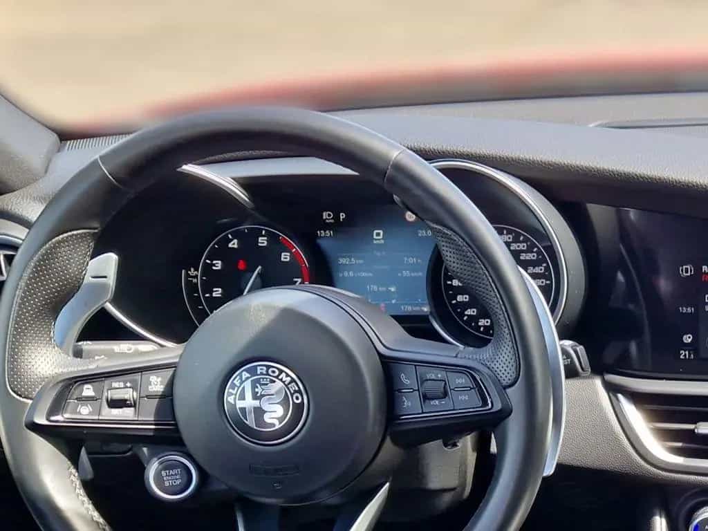 Alfa Romeo Giulia 2.0 Turbo 16V AT8-Q4 Veloce 10/2022-photo-16