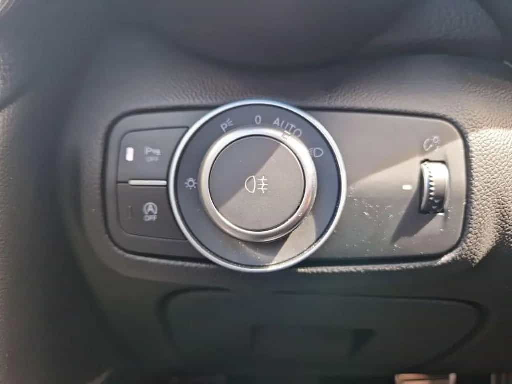 Alfa Romeo Giulia 2.0 Turbo 16V AT8-Q4 Veloce 10/2022-photo-17