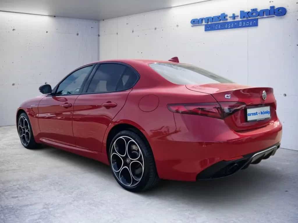 Alfa Romeo Giulia 2.0 Turbo 16V AT8-Q4 Veloce 10/2022-photo-4