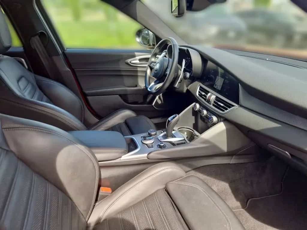 Alfa Romeo Giulia 2.0 Turbo 16V AT8-Q4 Veloce 10/2022-photo-9