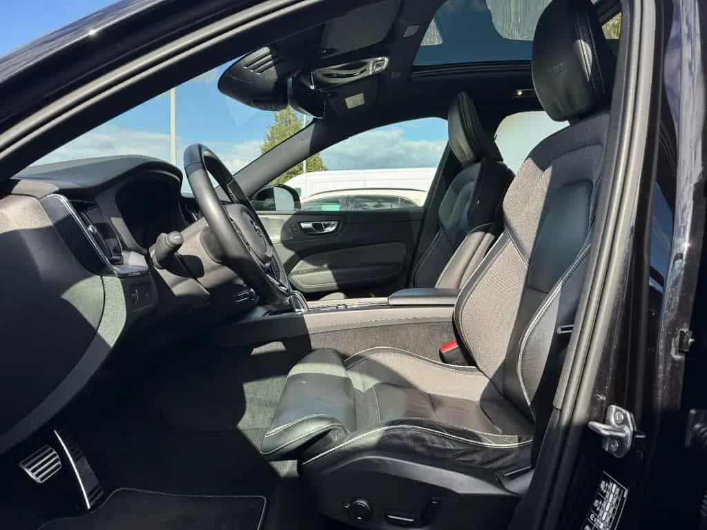 Volvo XC60 B4 D AWD R-Design Pano RFK LED AHK 07/2020-photo-17