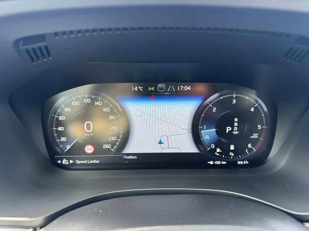 Volvo XC60 B4 D AWD R-Design Pano RFK LED AHK 07/2020-photo-21