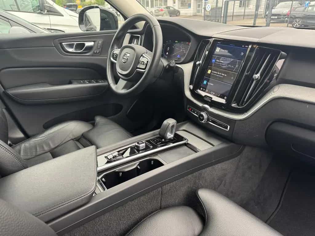 Volvo XC60 B4 B Plus Dark Pano Google LED 360° 10/2022-photo-21