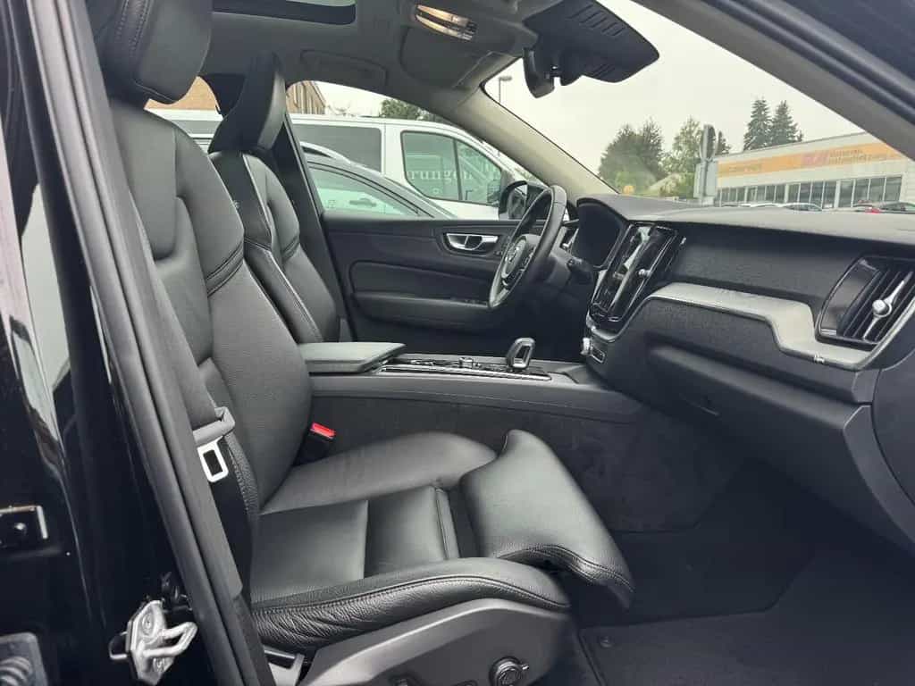 Volvo XC60 B4 B Plus Dark Pano Google LED 360° 10/2022-photo-23