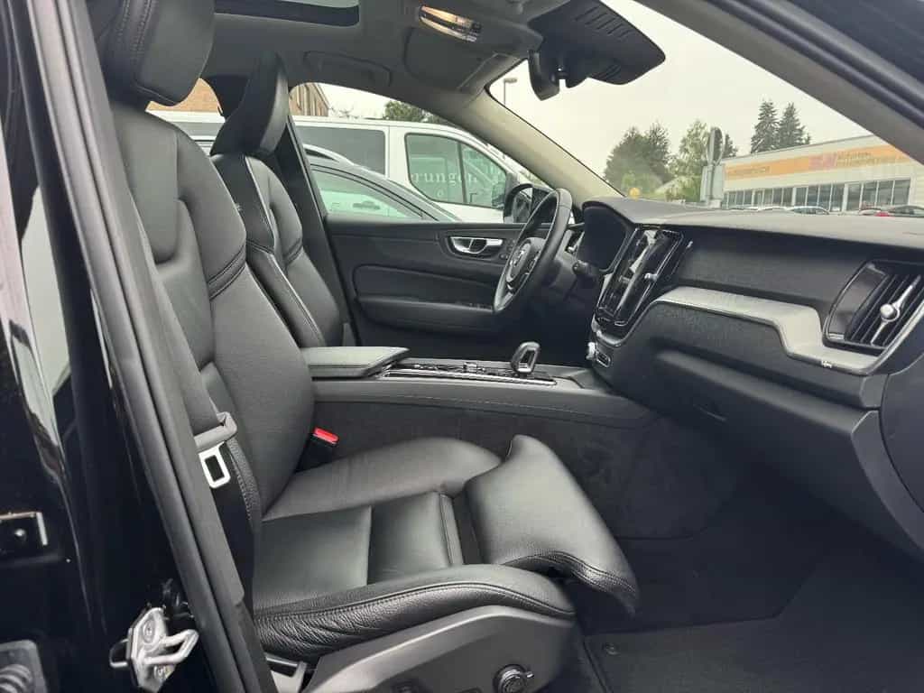 Volvo XC60 B4 B Plus Dark Pano Google LED 360° 10/2022-photo-24