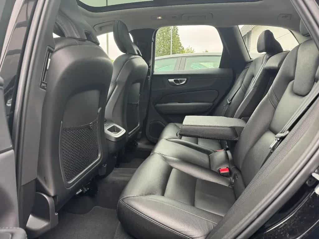Volvo XC60 B4 B Plus Dark Pano Google LED 360° 10/2022-photo-27