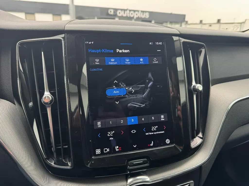 Volvo XC60 B4 B Plus Dark Pano Google LED 360° 10/2022-photo-30