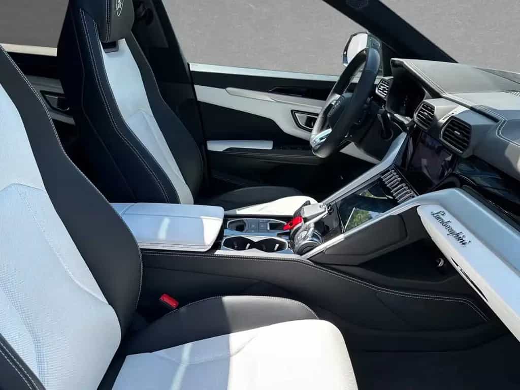 Lamborghini Urus V8 / 23' / B&O / Nachtsicht / AHK 12/2019-photo-6