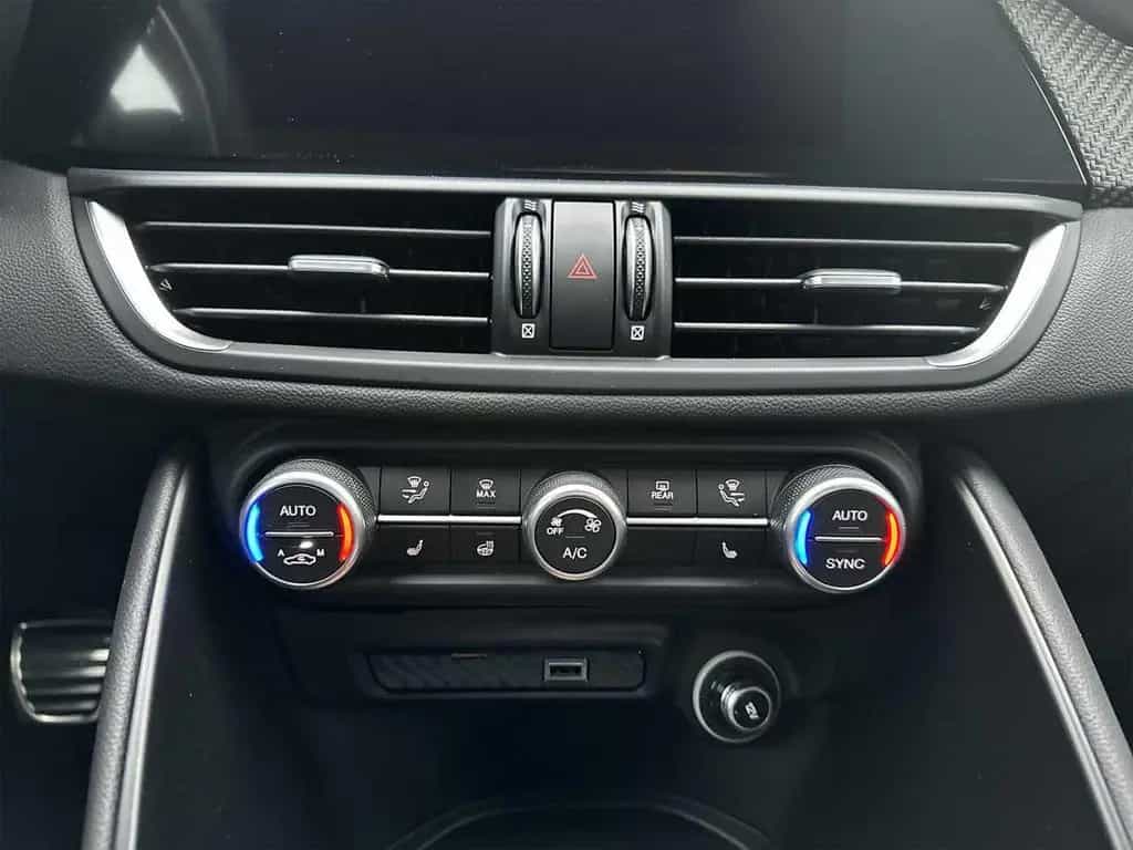 Alfa Romeo Giulia Quadrifoglio 2.9 V6 12/2024-photo-11