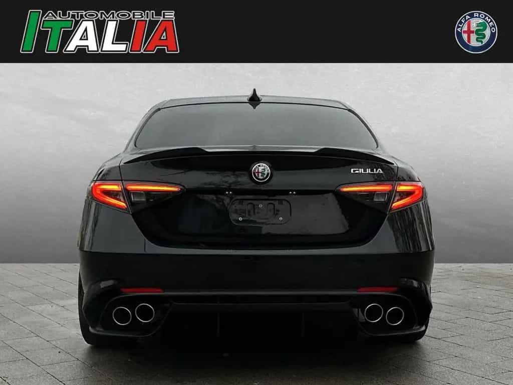 Alfa Romeo Giulia Quadrifoglio 2.9 V6 12/2024-photo-3