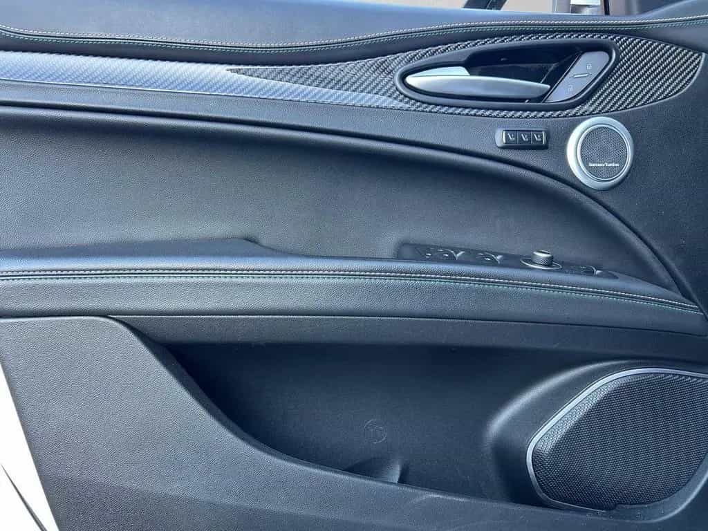Alfa Romeo Stelvio Quadrifoglio V6 2.9 Bi-Turbo AT8-Q4 12/2020-photo-4